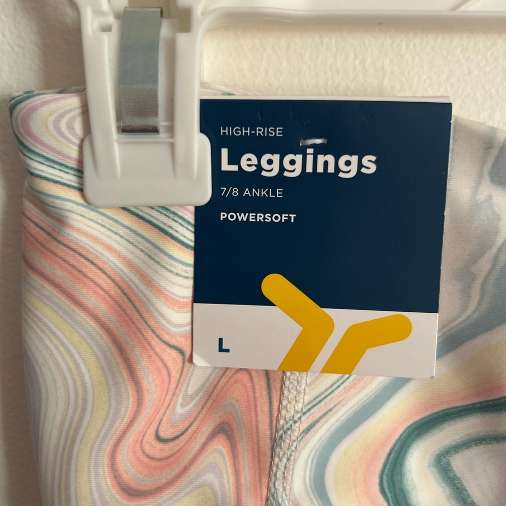Old Navy Powersoft 7/8 Length Swirl Pattern Leggings - Picture 4 of 7